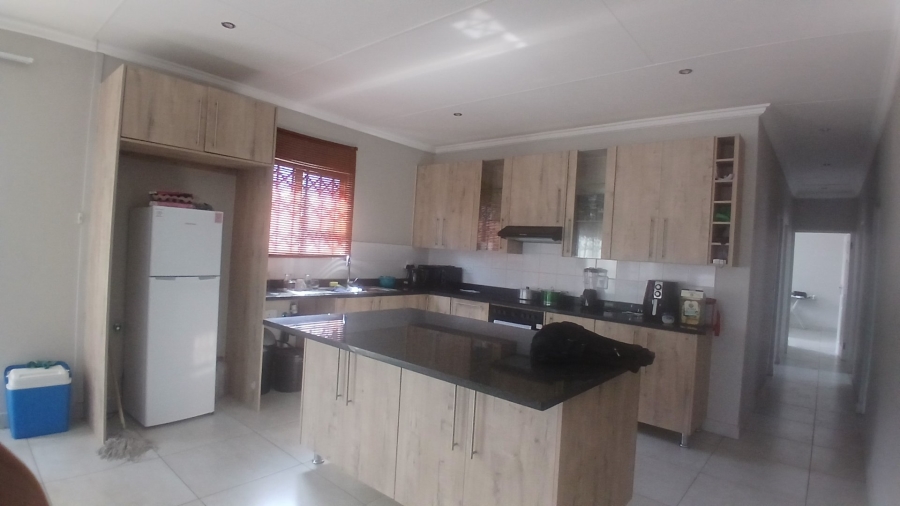 4 Bedroom Property for Sale in Heidedal Free State